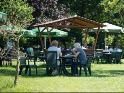 照片: Brunnenhof in der Ried