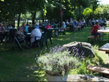 照片: Brunnenhof in der Ried